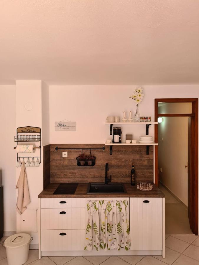 Apartmani More Komarna Εξωτερικό φωτογραφία