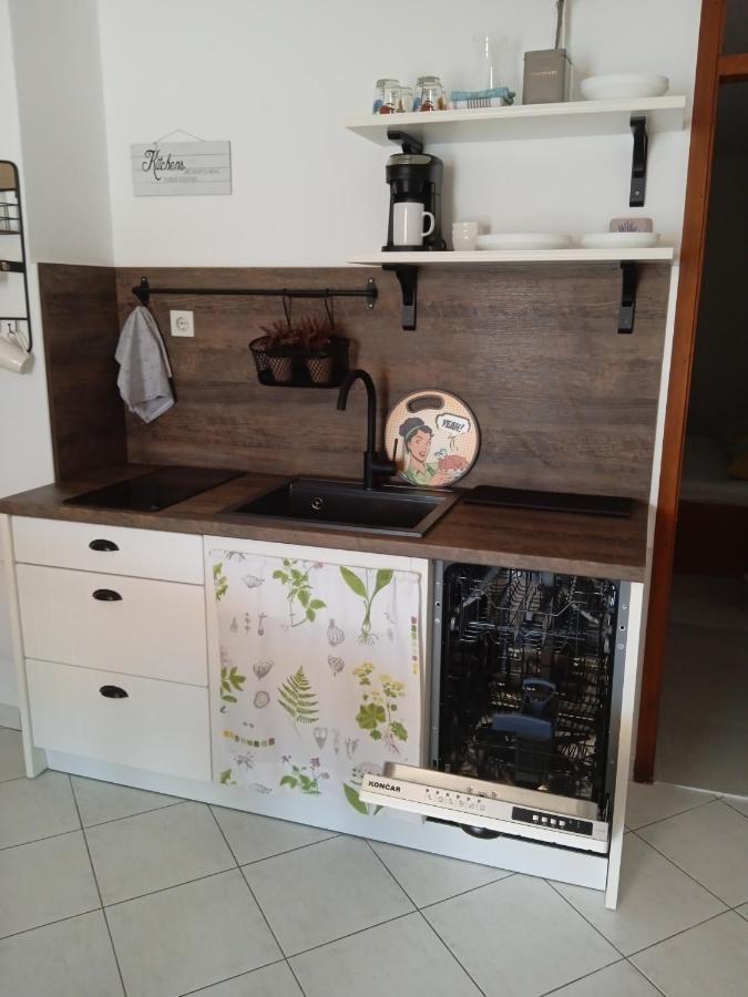 Apartmani More Komarna Εξωτερικό φωτογραφία