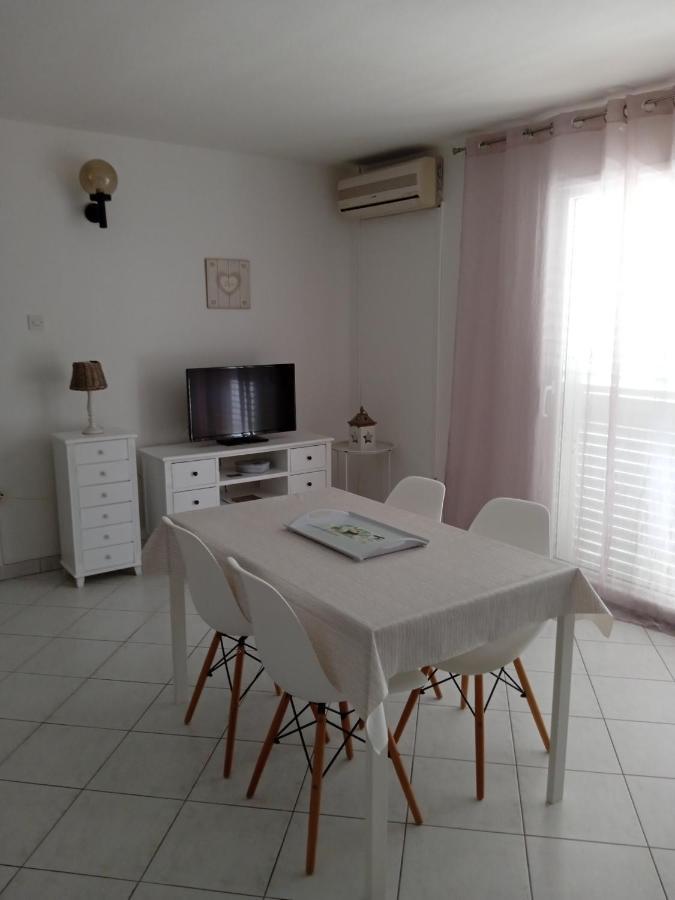 Apartmani More Komarna Εξωτερικό φωτογραφία