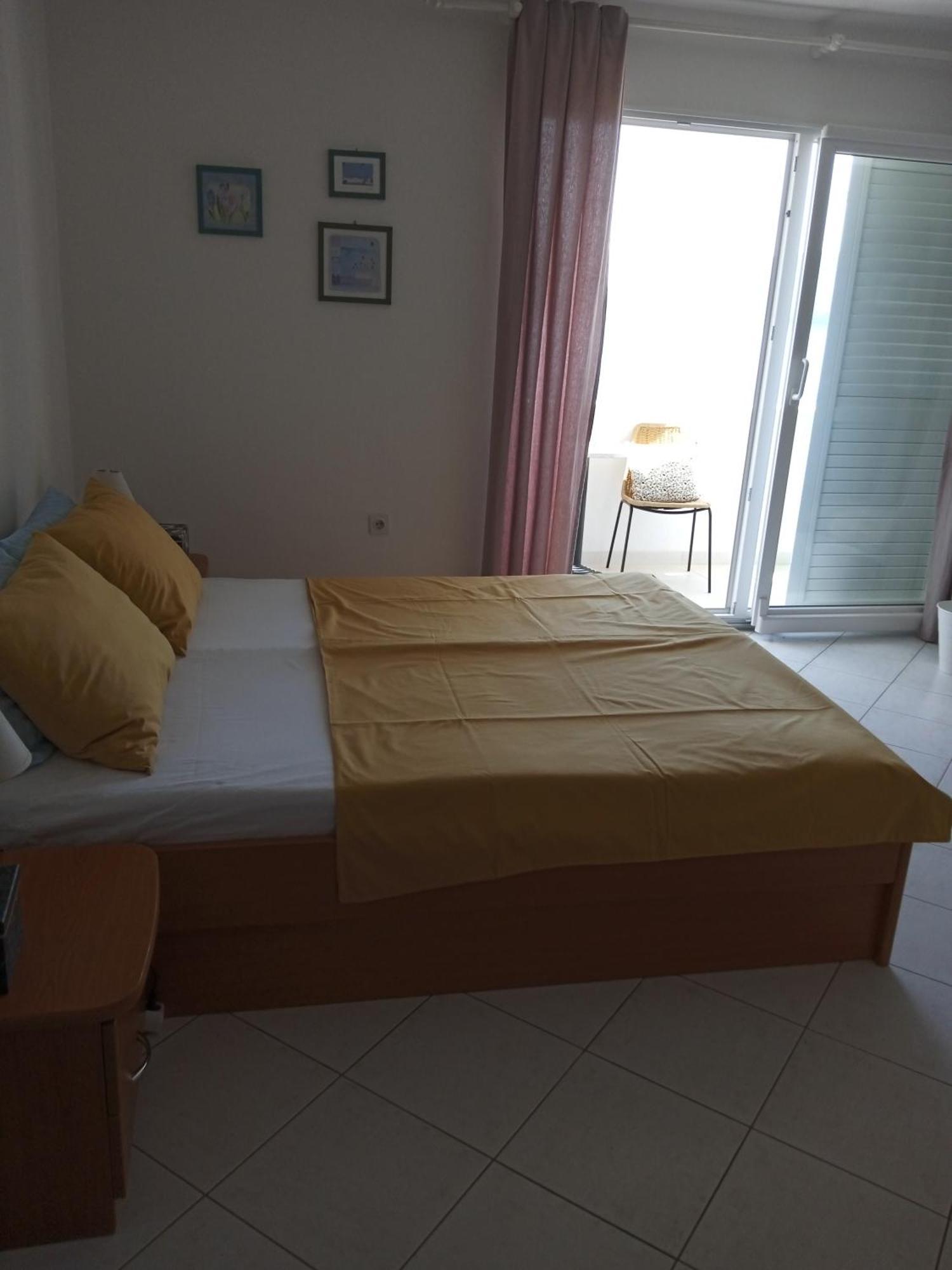 Apartmani More Komarna Εξωτερικό φωτογραφία