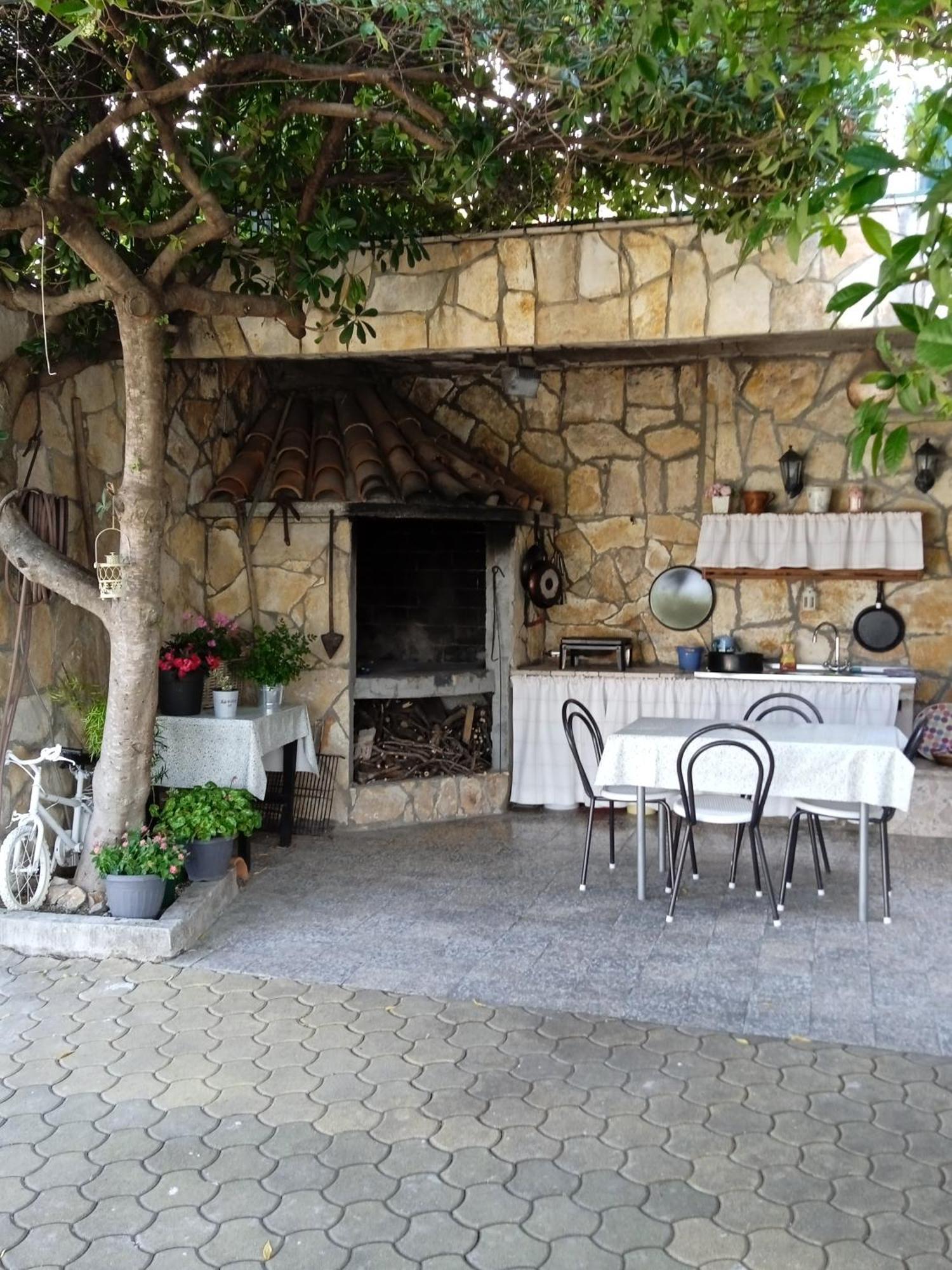 Apartmani More Komarna Εξωτερικό φωτογραφία