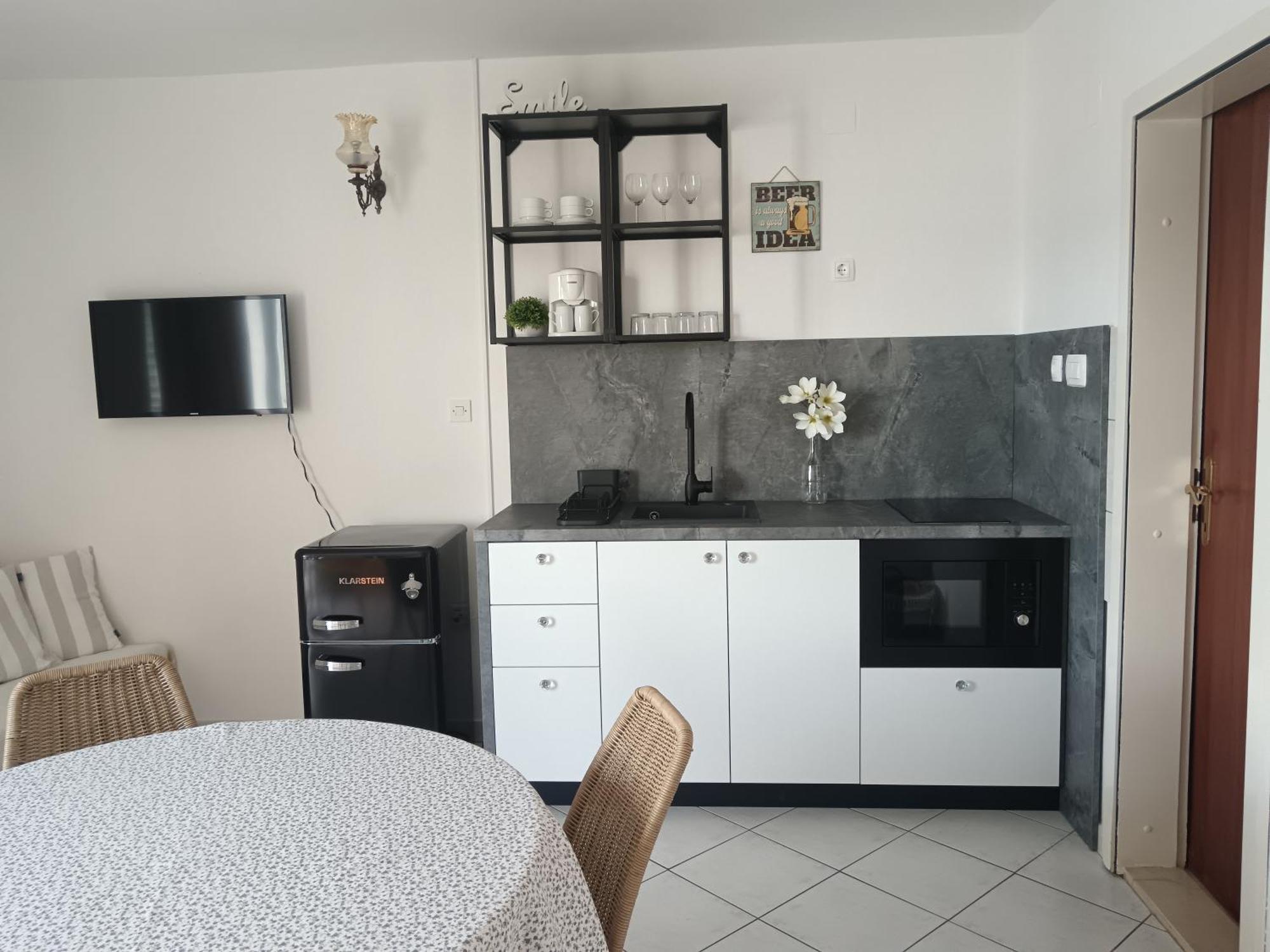 Apartmani More Komarna Εξωτερικό φωτογραφία
